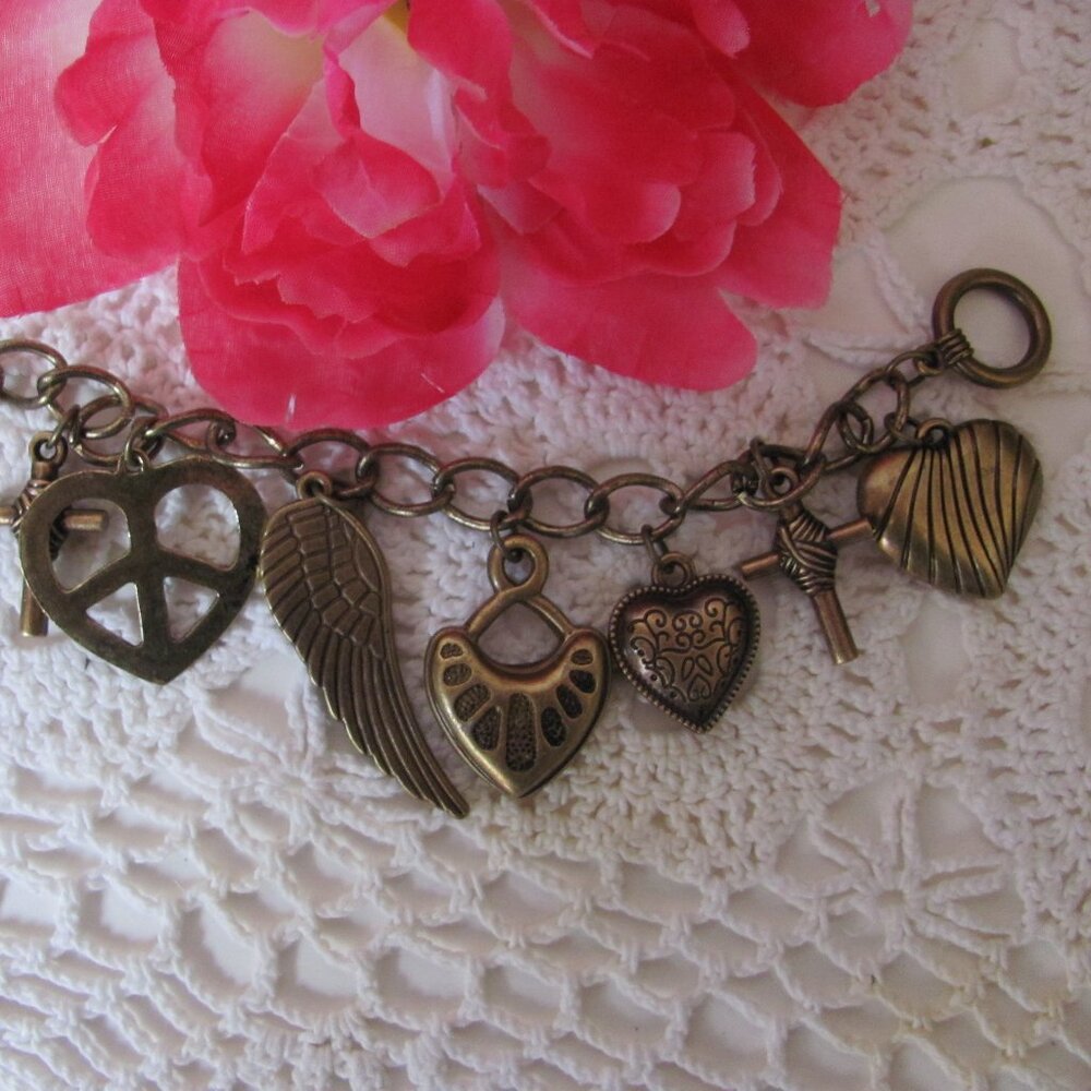 Angel  WiNGS Charm Bracelet Brand New - Picture 5 of 5